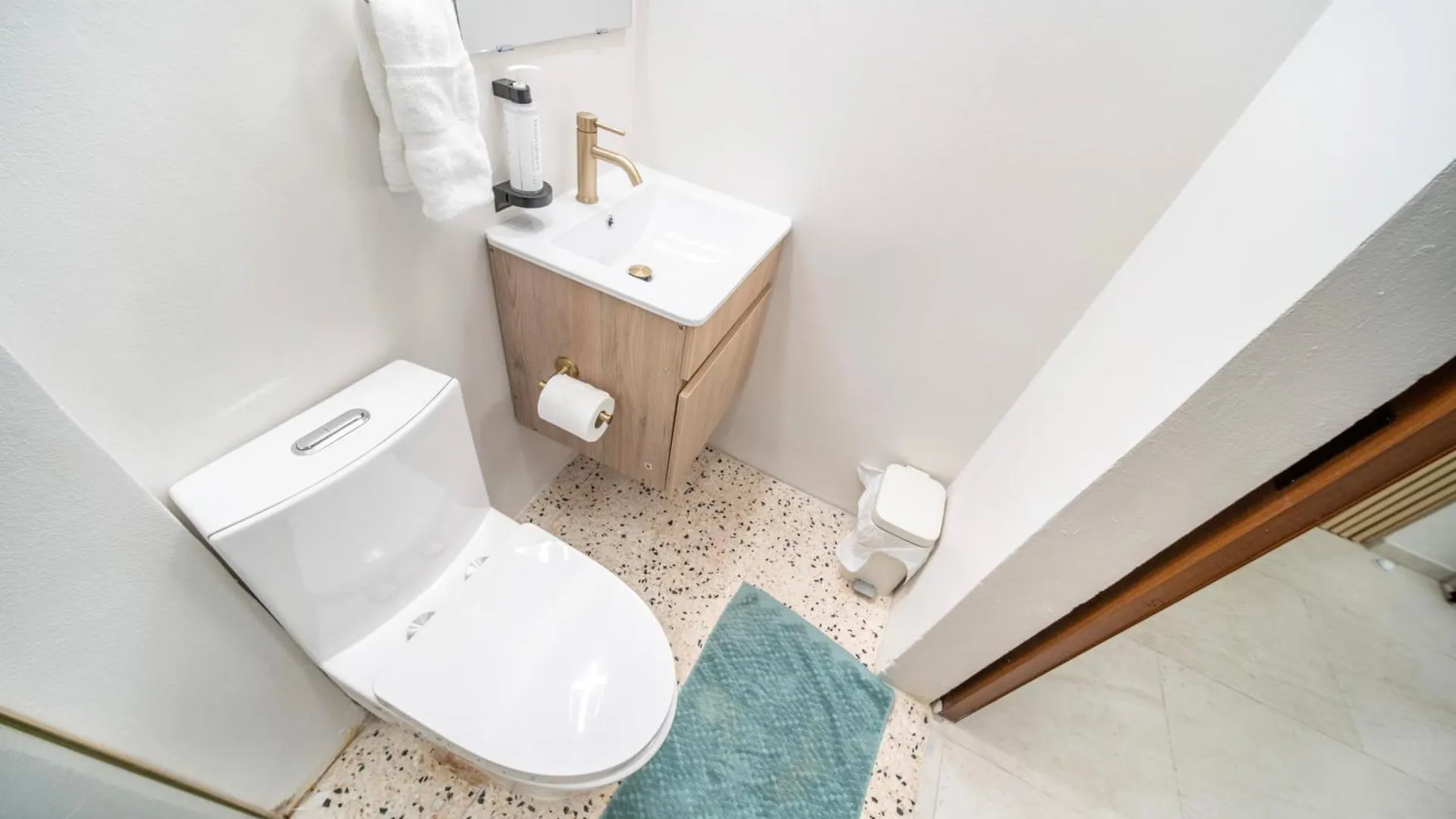 Room 2 Stylish Escape By Calle Cerra Art San Juan