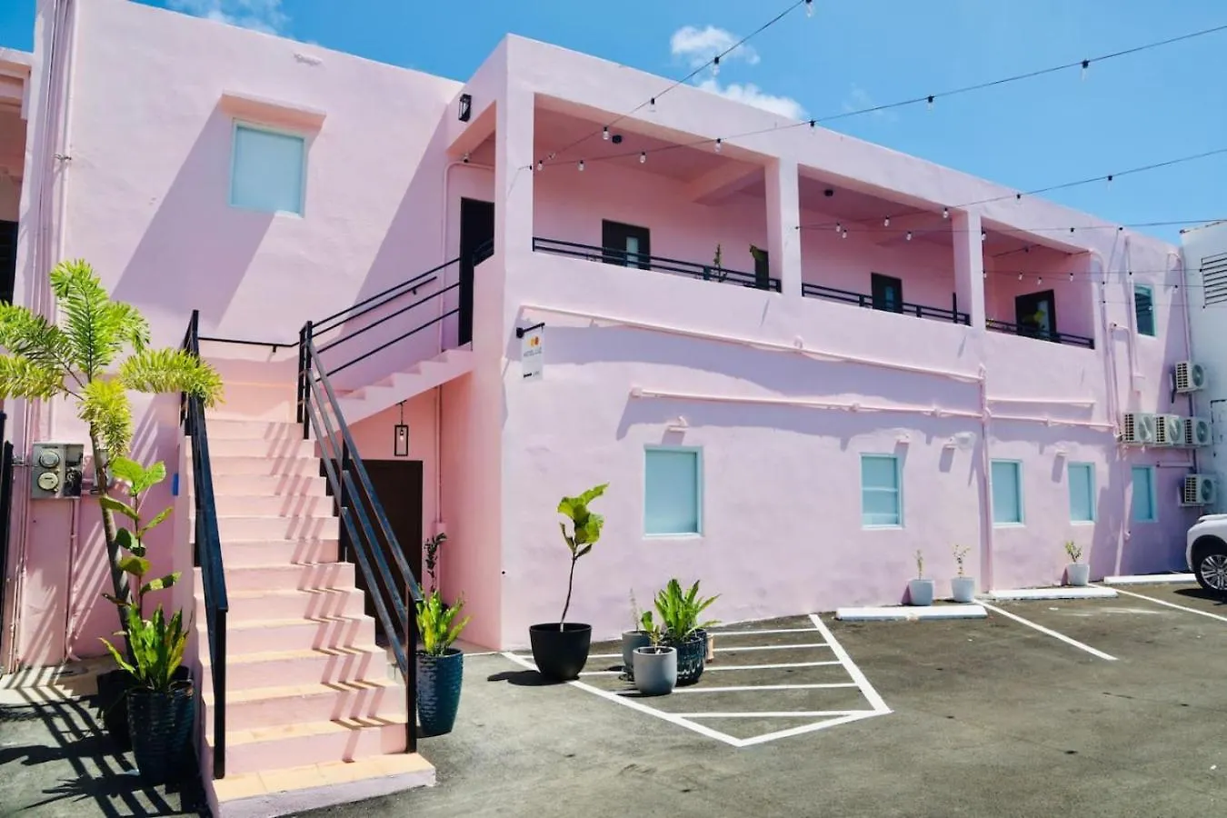 Room 2 Stylish Escape By Calle Cerra Art San Juan 0*,  Porto Rico